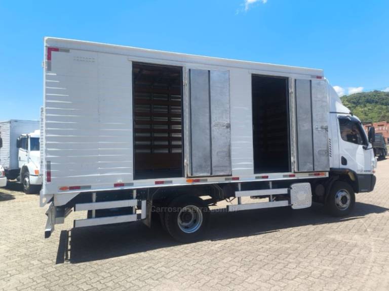 MERCEDES-BENZ - ACCELO 1016 - 2015/2016 - Branca - Sob Consulta