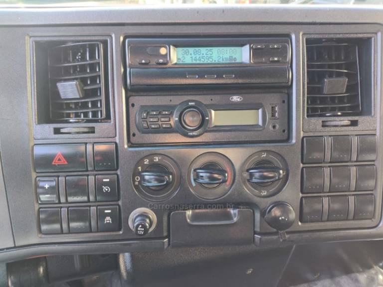 FORD - CARGO 816 - 2013/2013 - Vermelha - Sob Consulta