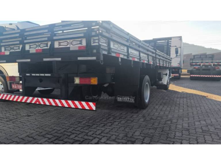 MERCEDES-BENZ - 1215 - 2001/2001 - Branca - Sob Consulta