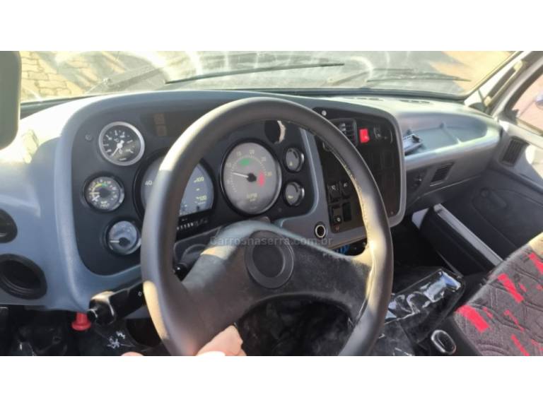 MERCEDES-BENZ - 1215 - 2001/2001 - Branca - Sob Consulta