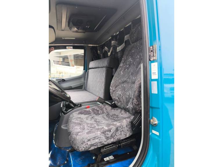MERCEDES-BENZ - ACCELO 915 - 2010/2011 - Azul - Sob Consulta
