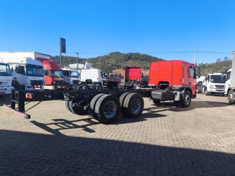 MERCEDES-BENZ - ATEGO 2426 - 2013/2013 - Vermelha - Sob Consulta