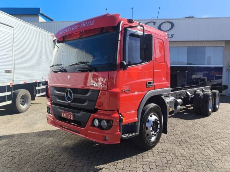 MERCEDES-BENZ - ATEGO 2426 - 2013/2013 - Vermelha - Sob Consulta