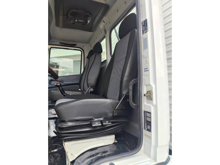 MERCEDES-BENZ - 1718 - 2009/2009 - Branca - Sob Consulta