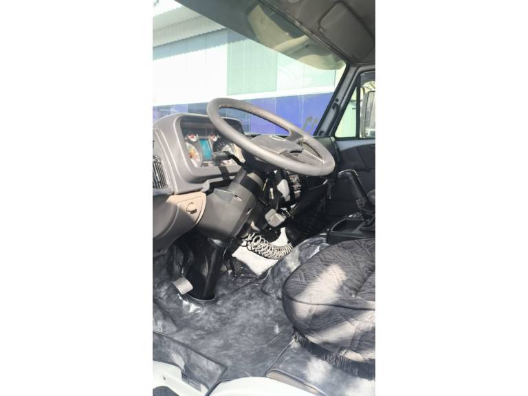 VOLKSWAGEN - 8-160 - 2013/2013 - Branca - Sob Consulta