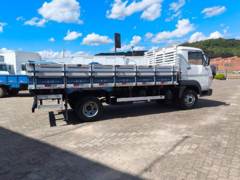 VOLKSWAGEN - 8-160 - 2013/2013 - Branca - Sob Consulta