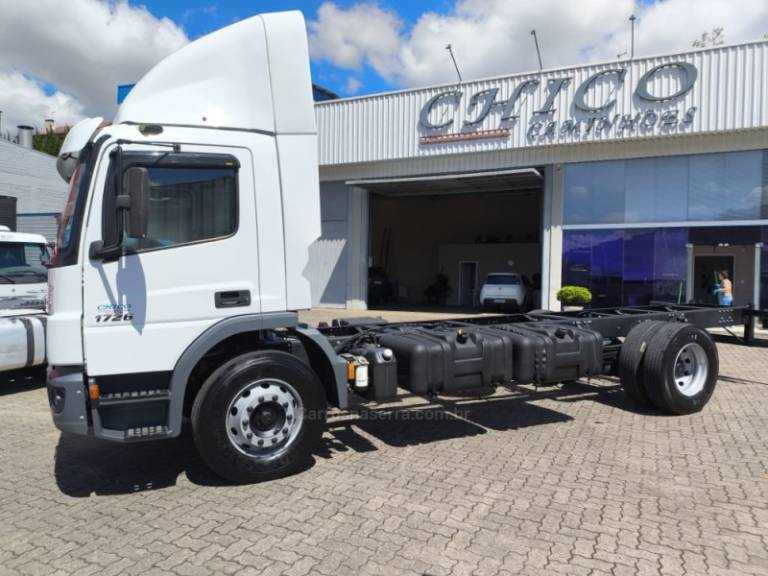 MERCEDES-BENZ - ATEGO 1726 - 2017/2017 - Branca - Sob Consulta