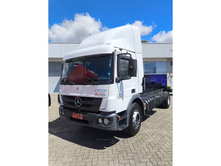 MERCEDES-BENZ - ATEGO 1726 - 2017/2017 - Branca - Sob Consulta