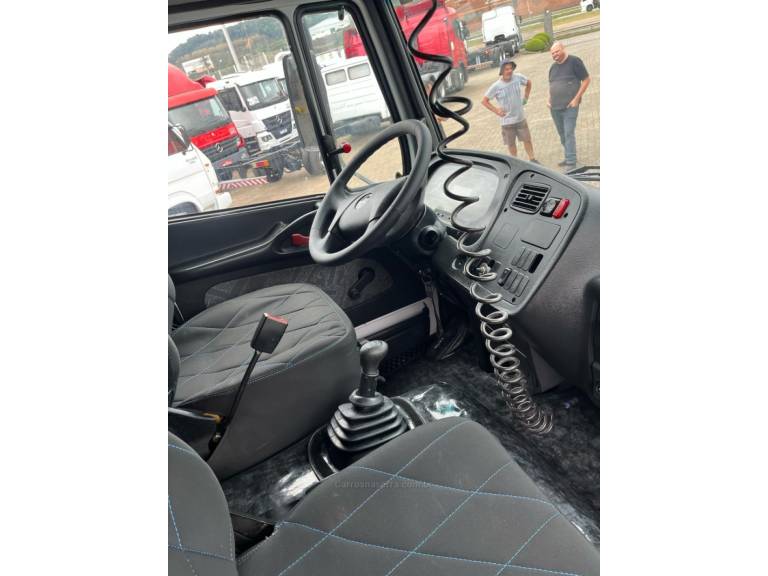 MERCEDES-BENZ - ATRON 1719 - 2013/2013 - Branca - Sob Consulta