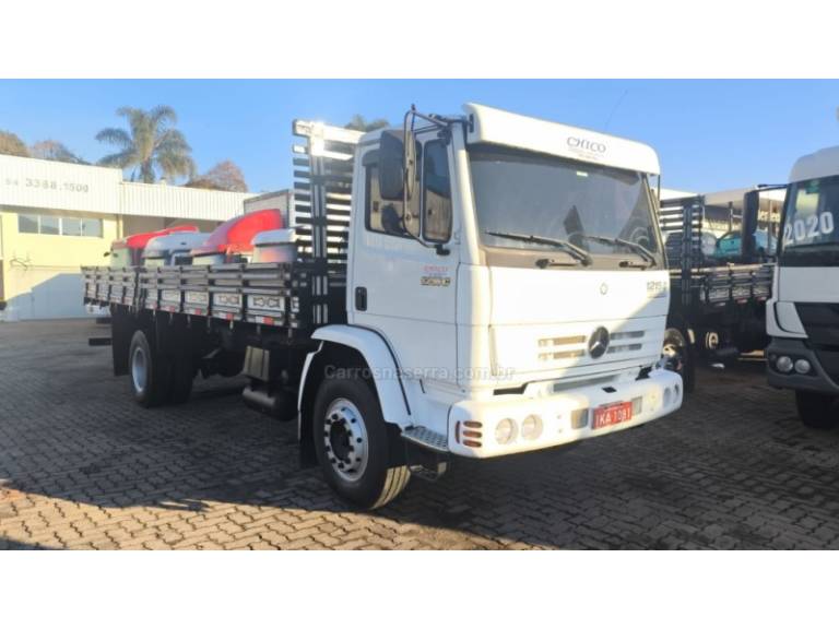 MERCEDES-BENZ - 1215 - 2001/2001 - Branca - Sob Consulta