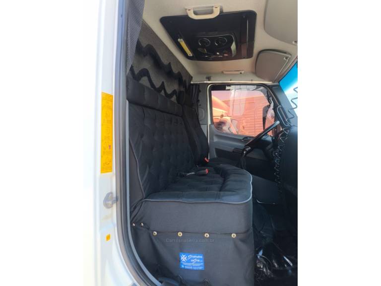 MERCEDES-BENZ - ACCELO 1016 - 2015/2016 - Branca - Sob Consulta