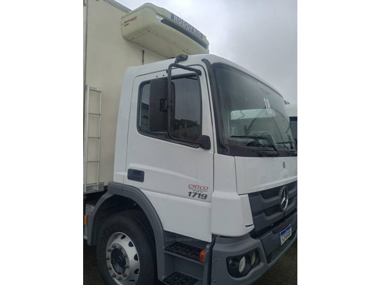 MERCEDES-BENZ - ATEGO 1719 - 2017/2018 - Branca - Sob Consulta