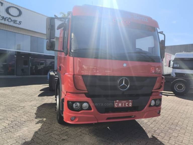 MERCEDES-BENZ - ATEGO 2426 - 2013/2013 - Vermelha - Sob Consulta