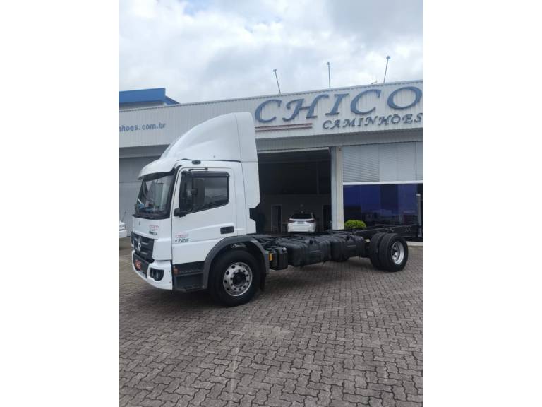 MERCEDES-BENZ - ATEGO 1726 - 2017/2017 - Branca - Sob Consulta