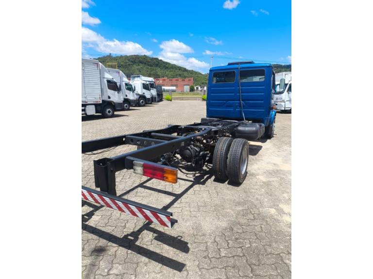 MERCEDES-BENZ - 710 - 2010/2010 - Azul - Sob Consulta