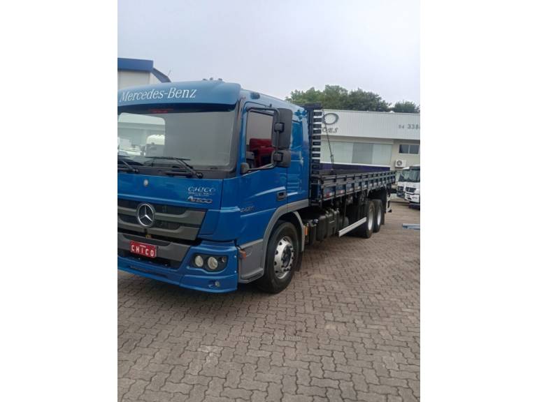 MERCEDES-BENZ - ATEGO 2426 - 2021/2022 - Azul - Sob Consulta