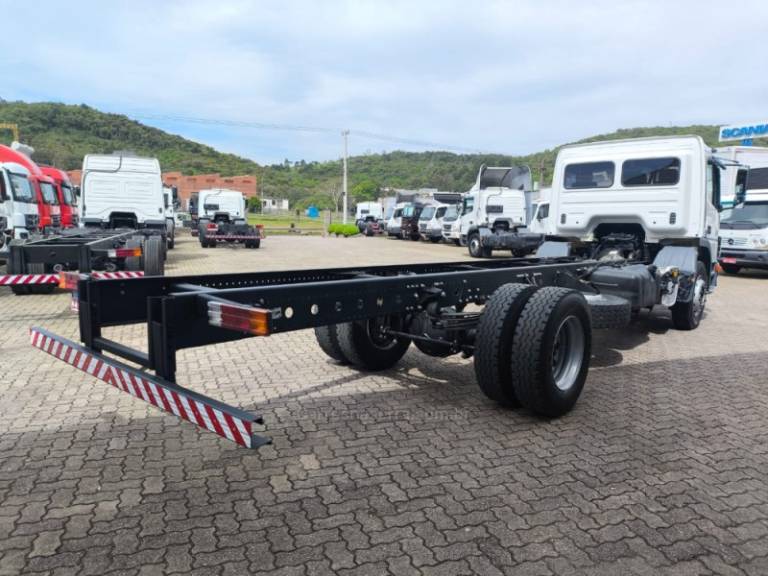 MERCEDES-BENZ - ATEGO 1719 - 2012/2012 - Branca - Sob Consulta