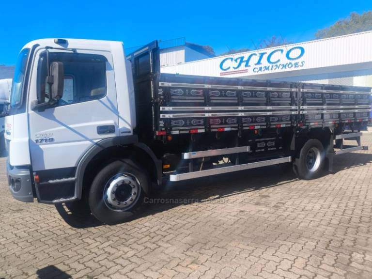 MERCEDES-BENZ - ATEGO 1719 - 2012/2012 - Branca - Sob Consulta